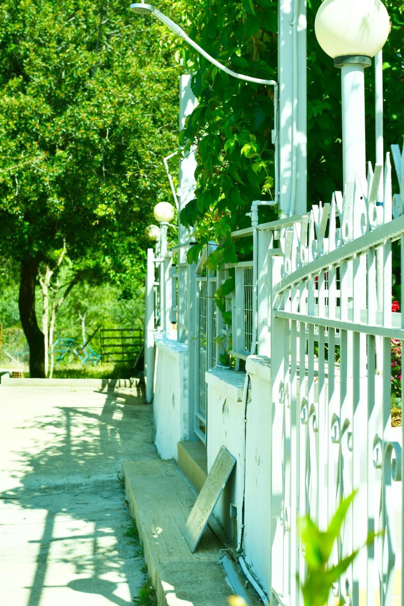 Garden Rooms Himarë Exterior foto