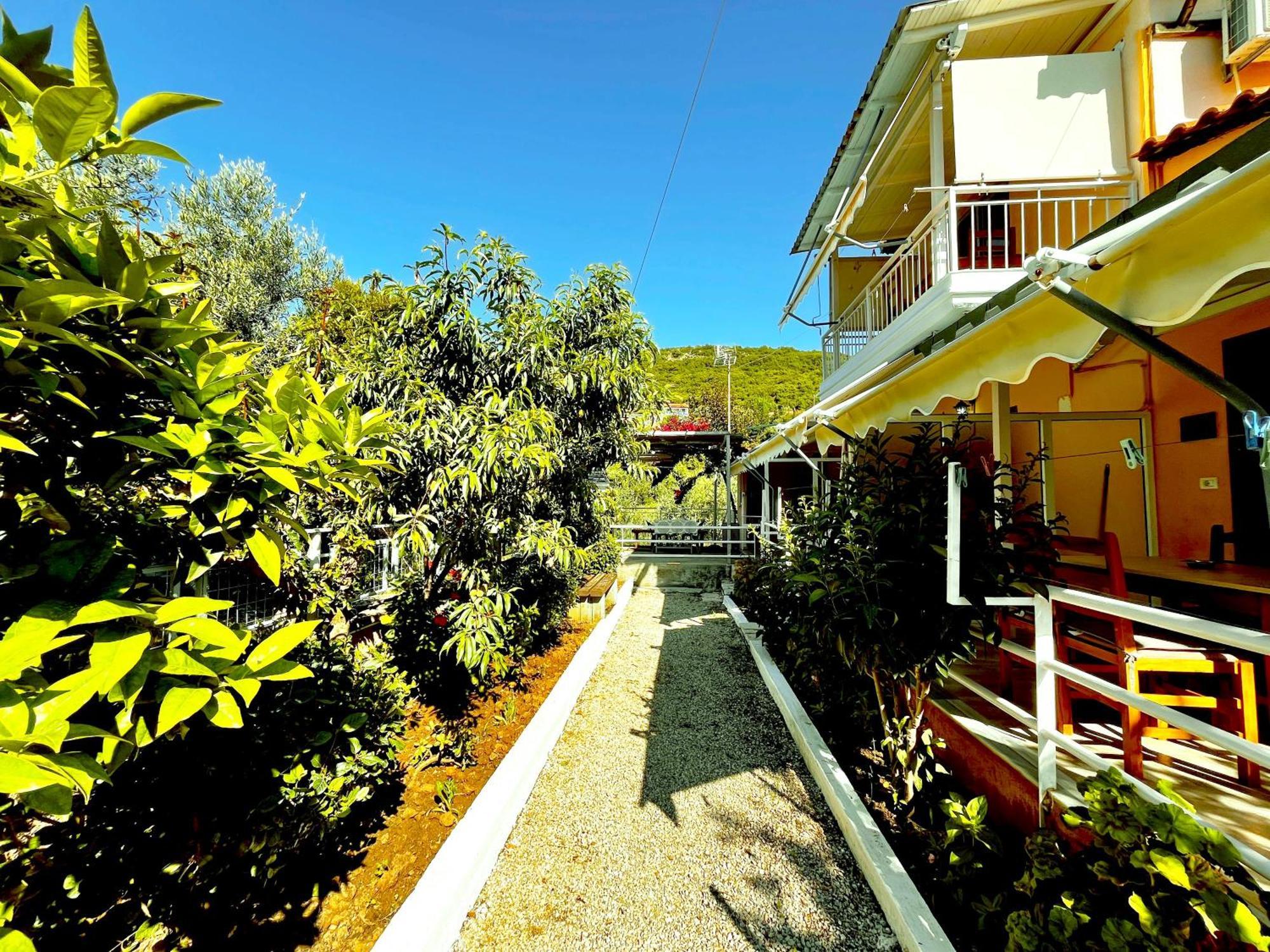 Garden Rooms Himarë Exterior foto